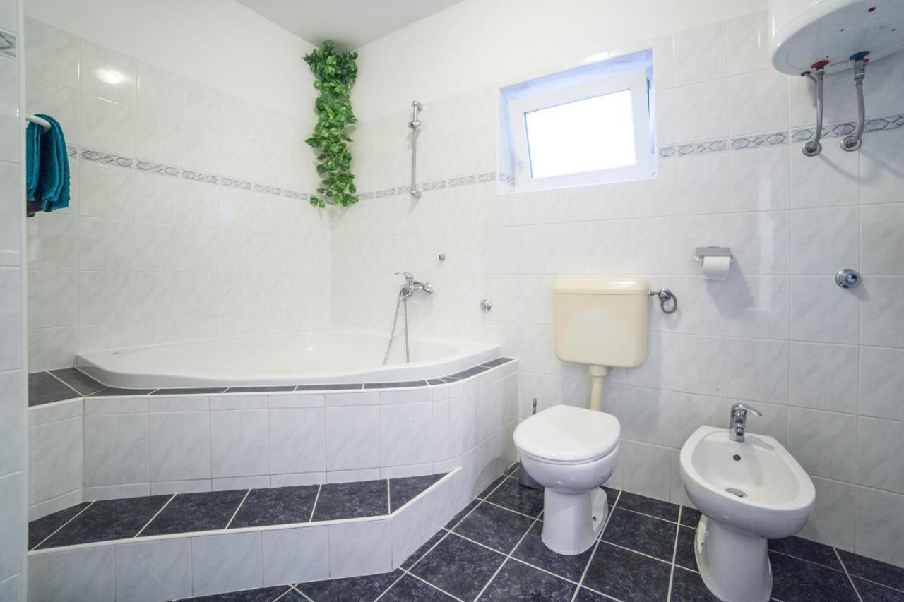 Apartment Jadranka Brist Esterno foto